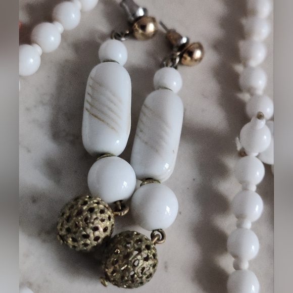 Miriam Haskell Milk Glass & Faux Corals Set - Picture 11 of 16